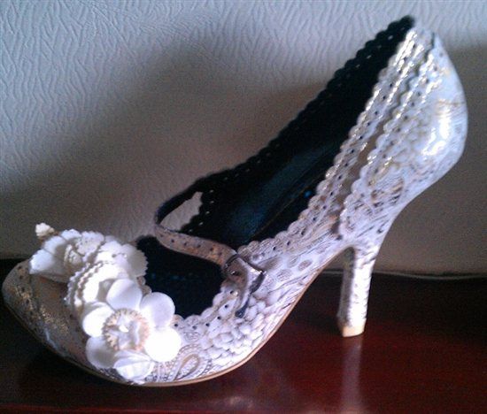 Re: OM's - flash me your wedding shoes **Ankle strap shoes please**