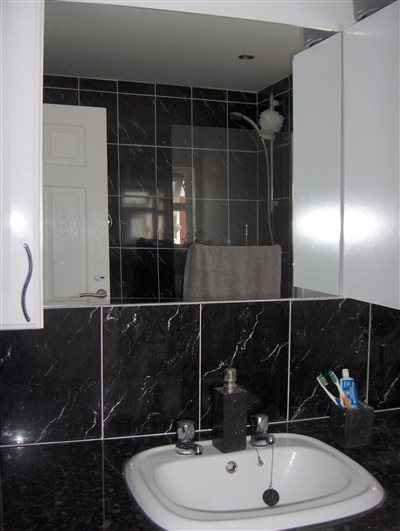 Re: Another house post - flash your bathrooms please...