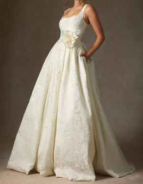 Brides dress for being about 30 weeks pregnant - 1