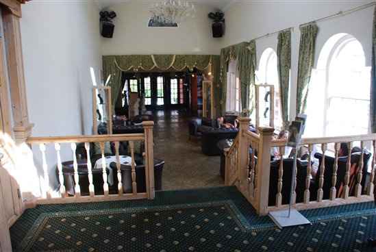 Re: Can we have a wedding venue flash??