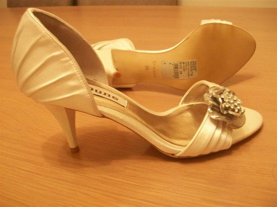 Re: Anyone care to flash their shoes!