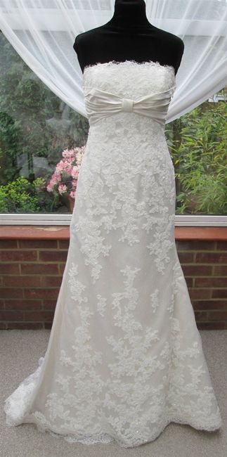 Re: San Patrick wedding dress, can I wear a hoop?