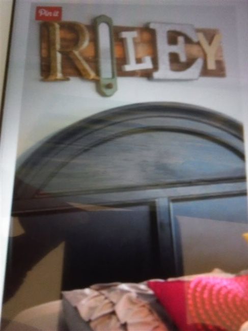 Re: FIL has made us an amazing cake stand :o