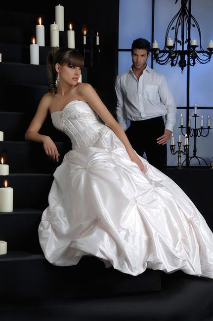 Re: Coloured wedding dresses