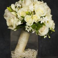 my bouqet with a wee *flashy flash* or flashy your bouqet? 