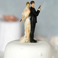 Re: Cake toppers.......give me a *flash* need help!