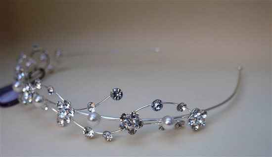 Rustic crafty wedding decor for sale - gold decorative jars / bottles, rustic hearts, sparkly headba