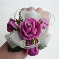 Re: Bridesmaid Bouquets?