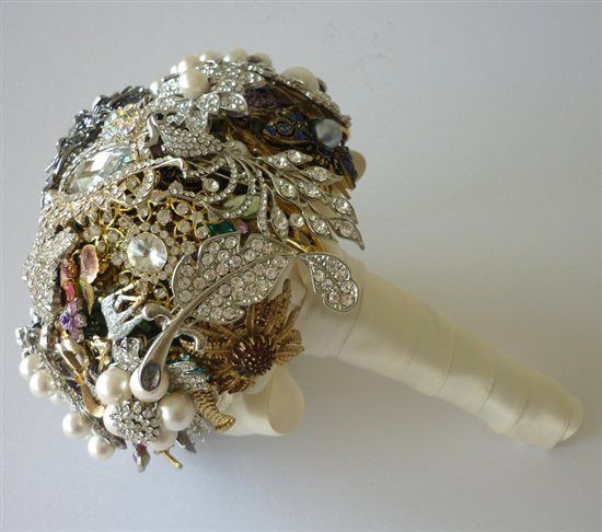 Brooch Bouquet Flash *and* Thank You To Sarah @ Posie!!