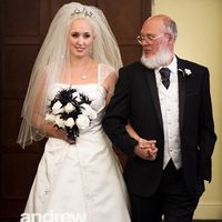 Re: I'm back and Im married - Eeyorings wedding report. *With Flashes*