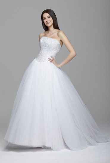 Re: Please post your wedding dress piccies - in a dilemma!