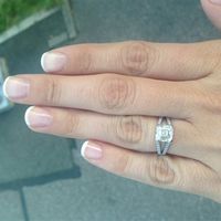 Re: Engagement ring *flash*, anyone else want to join in? :)