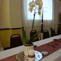 Re: What are you having on your tables?