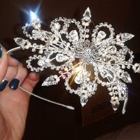 Re: Where can i find a gorgeous tiara/headband? Any flashes?