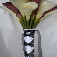 Re: Bouquet ideas, with burgundy?I'm stuck!