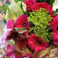 Re: Bouquet ideas, with burgundy?I'm stuck!