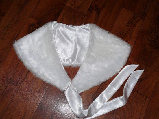 FAUX FUR WRAPS for sale unused RARE in WHITE x6
