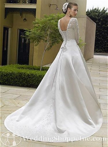 Re: Maggie Sottero Dresses - Who has one? Flashes please