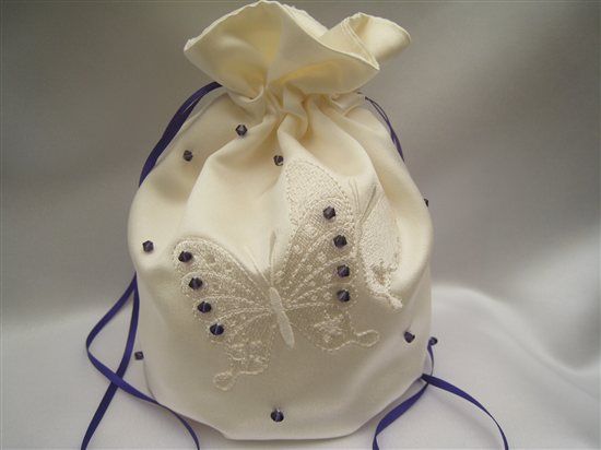 Re: Wanted Cadbury purple bits/butterfly bits/sweetie table bits!!