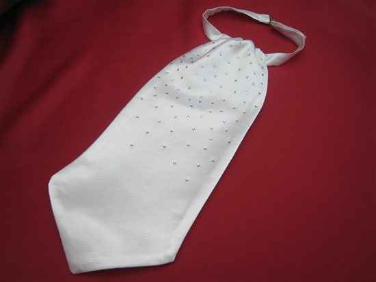 Re: Cost of dressmakers/tailors for cravats