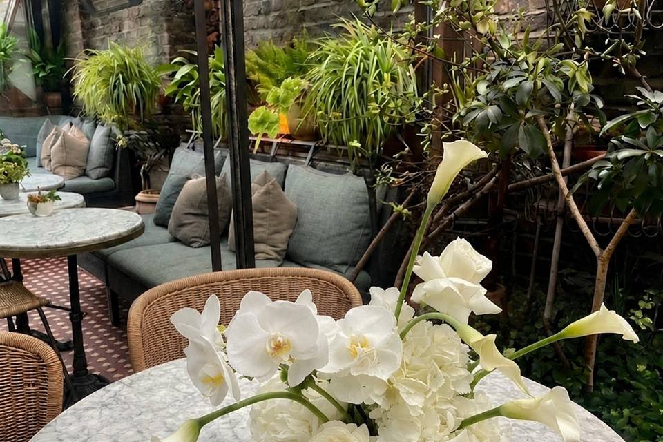 Petite Table Design
