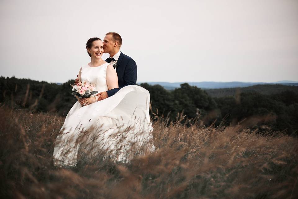 A breezy summer wedding