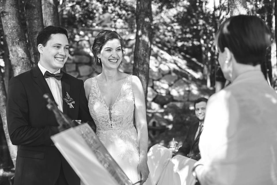 A lakeside dreamy ceremony