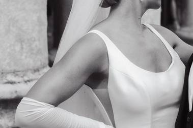 Minimalist tulle veils