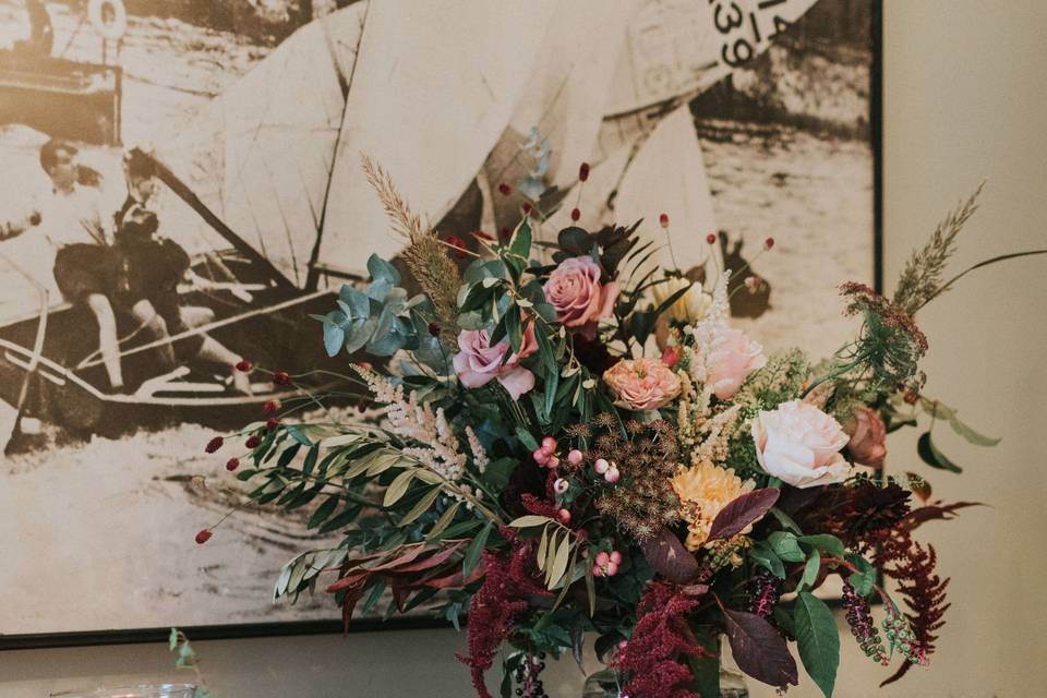 Vintage style wedding decor