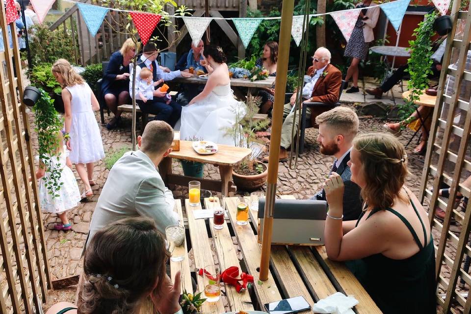 Lamb Inn Courtyard