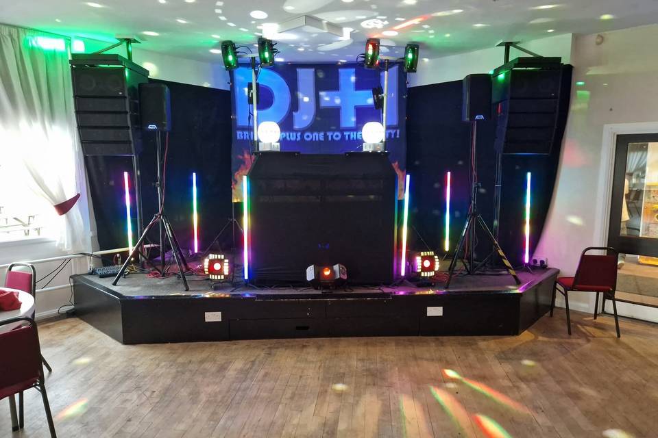 DJ +1