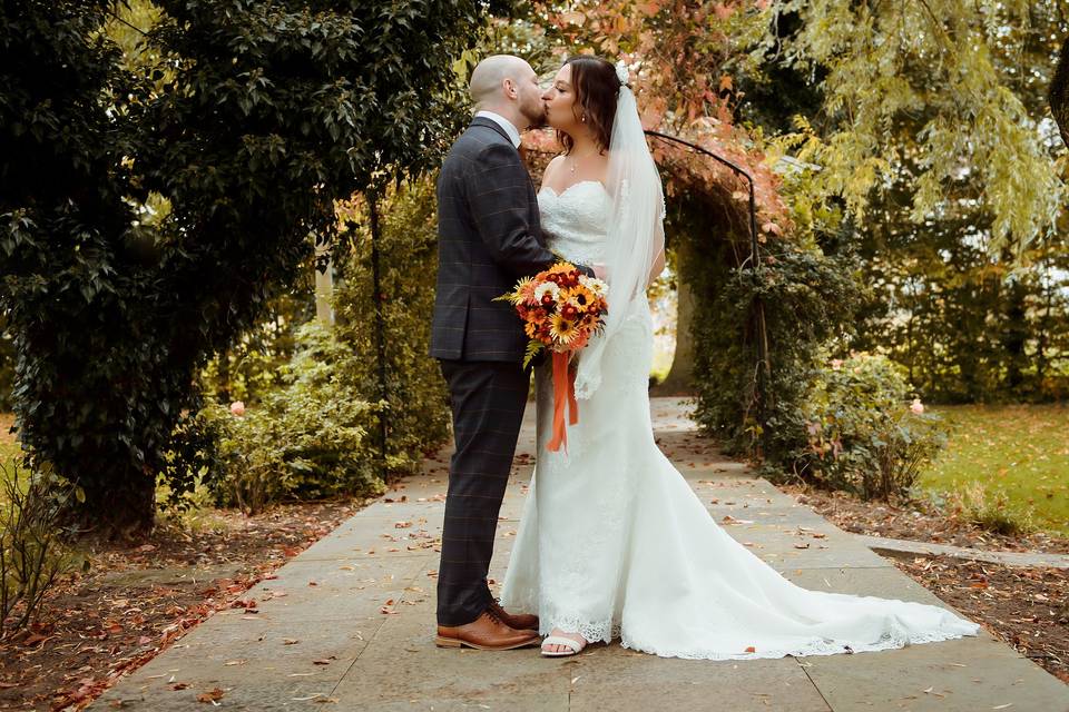 Tree kiss