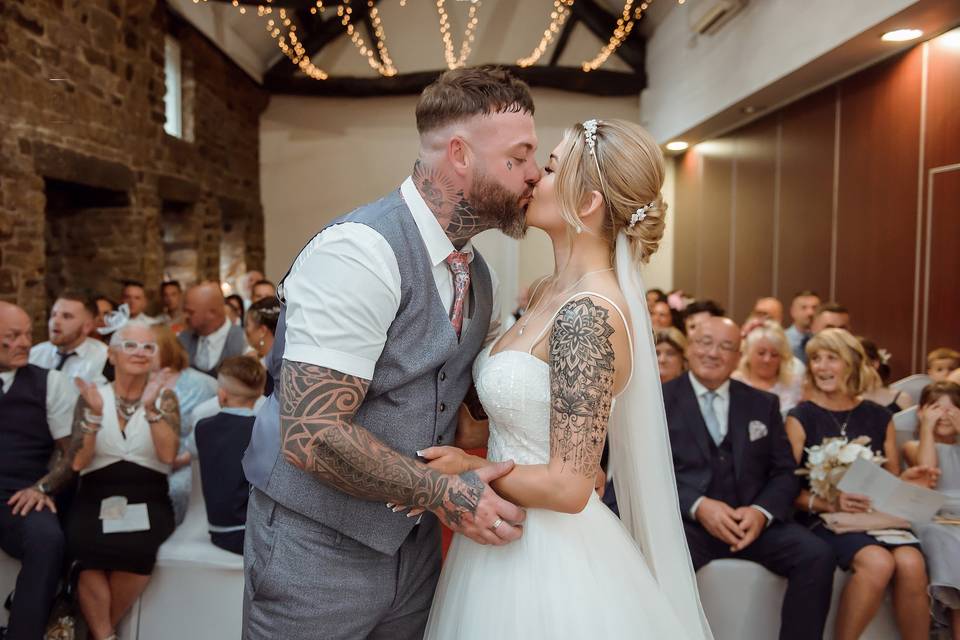 KIss your bride