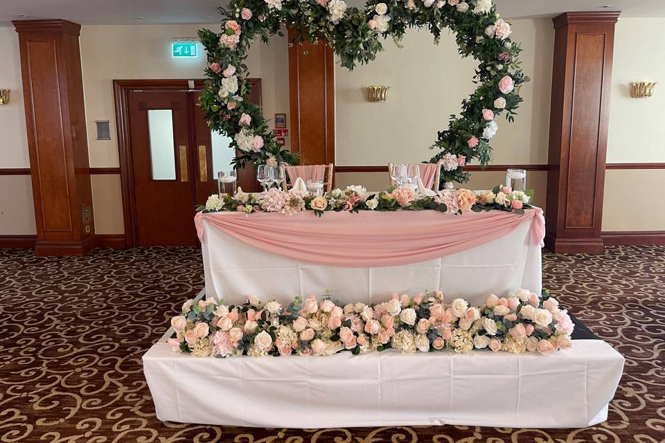 Sweetheart Top Table