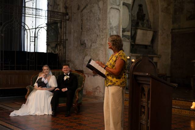 Bristol Wedding & Funeral Celebrant Kay Hamilton