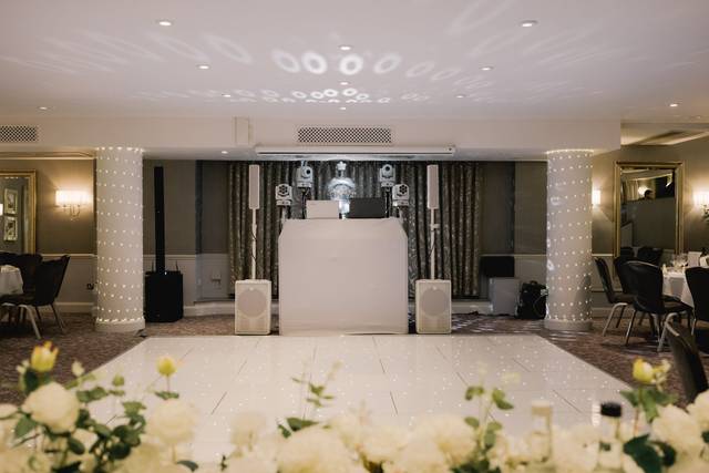White DJ Rig & Dancefloor Hire