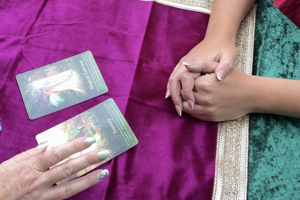 Intuitive Oracle Card Readings