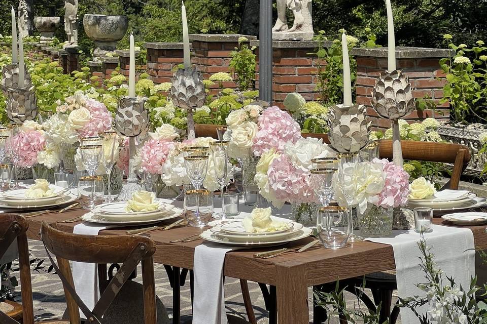 Courtyard table