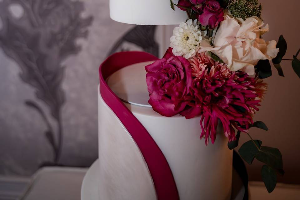 Fresh flower cake decor