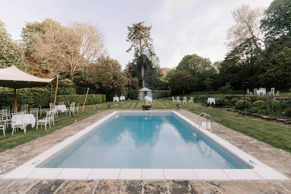 Wedding breakfast by the pool