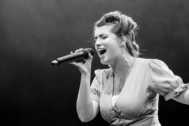 Singing in Open Mic UK