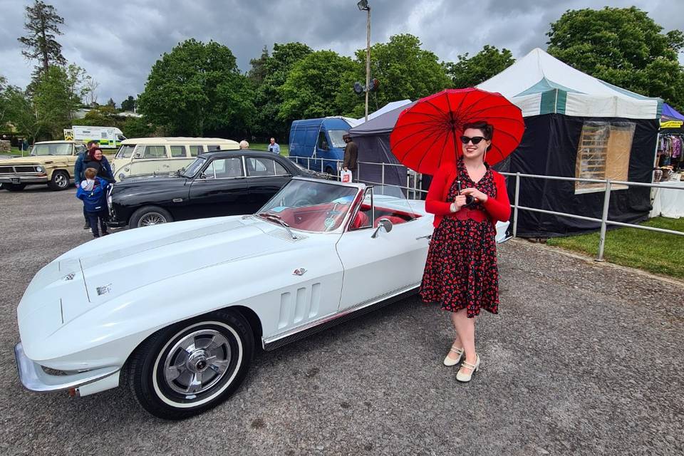 Harriet Jane plus retro car