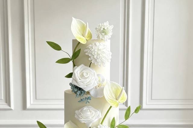 White & Green Wedding cake