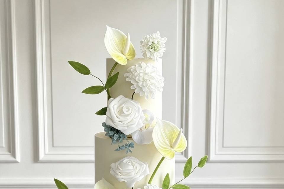 White & Green Wedding cake