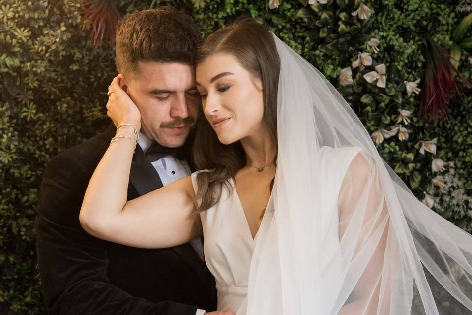 Intimate Veil & Couple Details