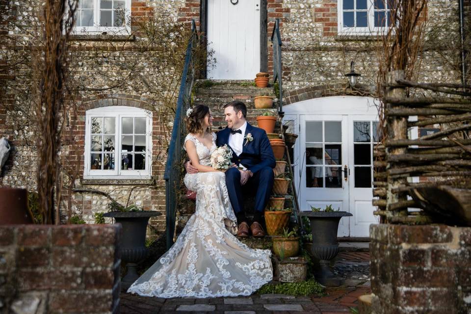 Couple on the stairs - Laura Ellen Photography