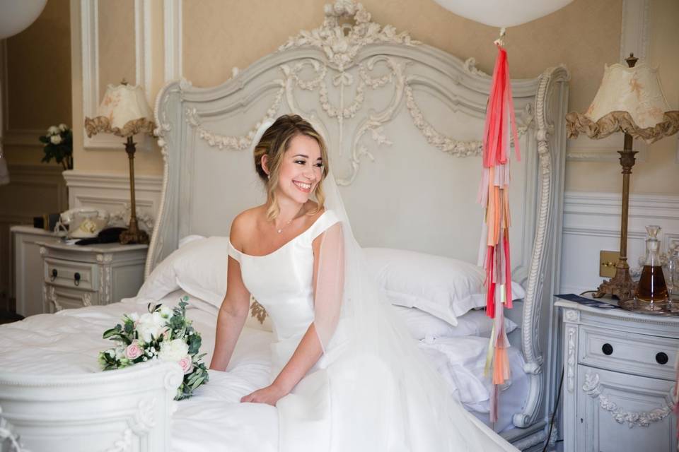 Smiling bride - Laura Ellen Photography