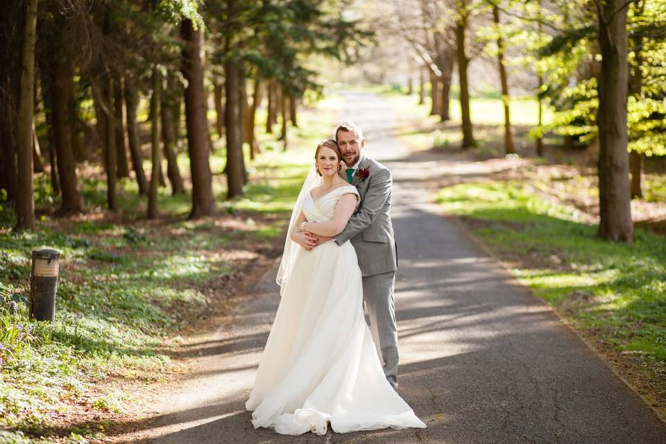 Pair outside - Laura Ellen Photography