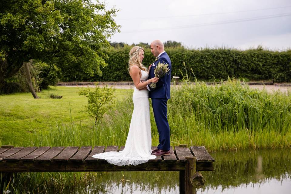 Couple by the water - Laura Ellen Photography