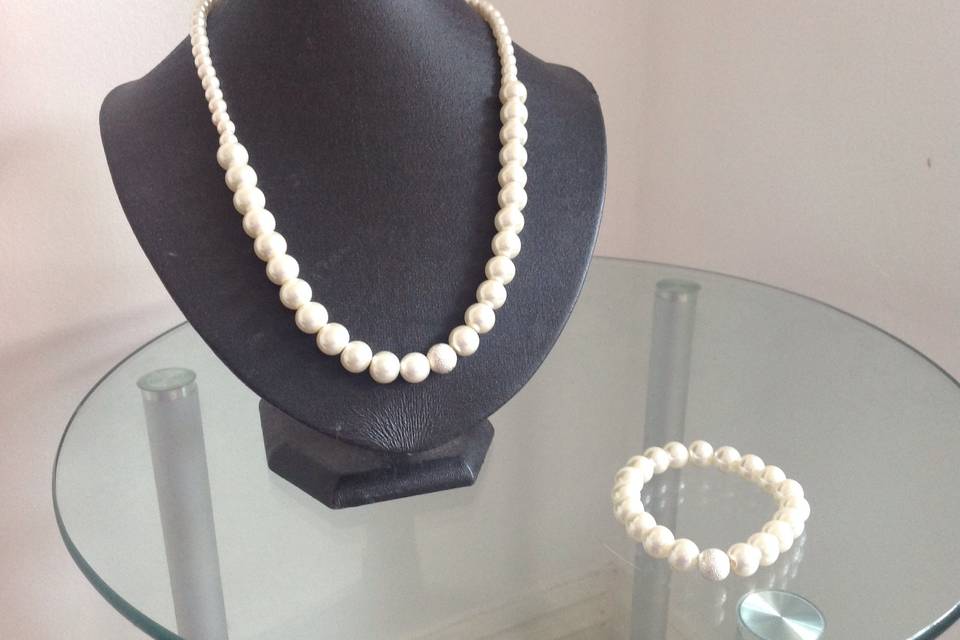 Glass pearl necklace